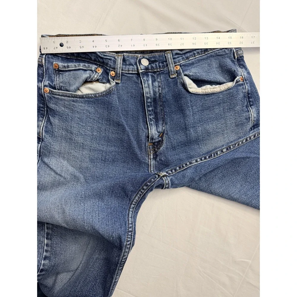 Levi's 505 Jeans Mens 34x30 Blue‎ Medium Wash Regular Straight Distressed Denim